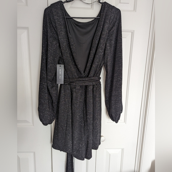 BCBG Paris Women's Sparkly Tied Waist Romper with Split Sleeves size L. - Picture 3 of 12